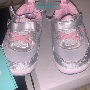 Baby girl shoes size 6-12M